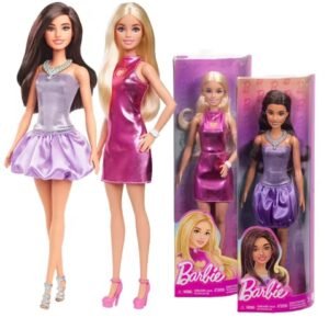 دمية باربي بشعر أشقر وفستان وردي