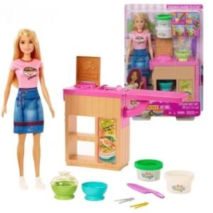لعبة باربي "جليسة الأطفال" مع دمية طفل وإكسسوارات